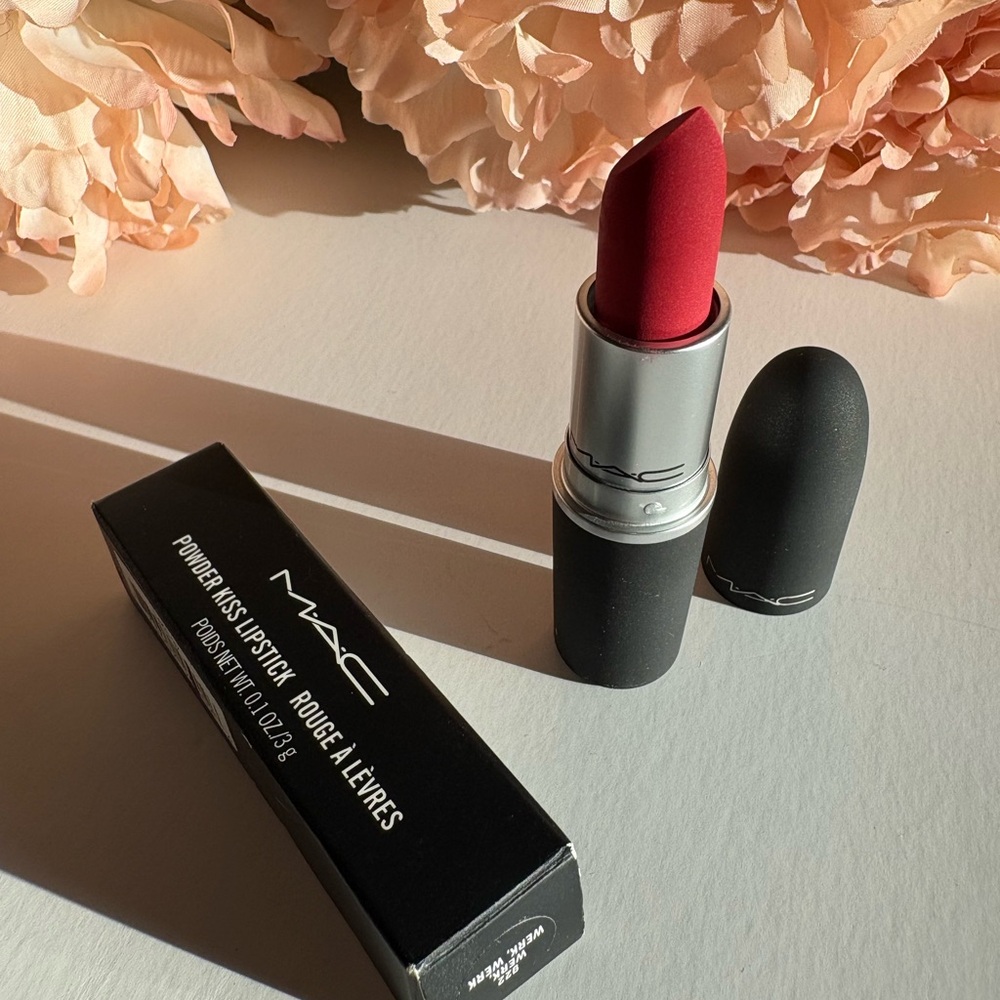 NEW MAC Cosmetics Powder Kiss Matte Lipstick in 922 Werk Werk Werk Cool Red